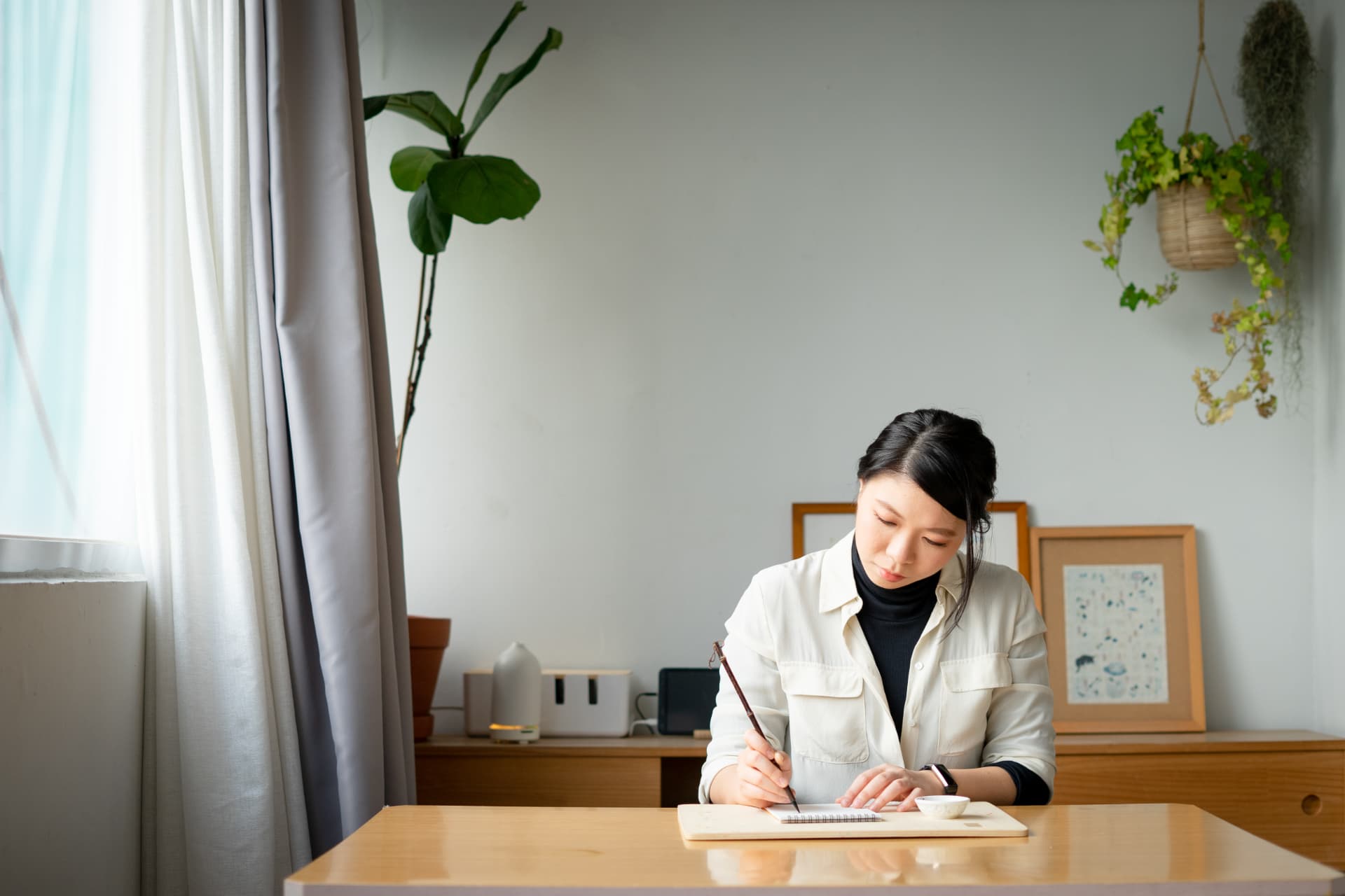 Chiu Ue Wan, art psychotherapist and EMDR therapist